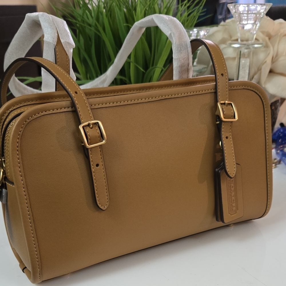 Coach Swing Zip Leather Shoulder Bag